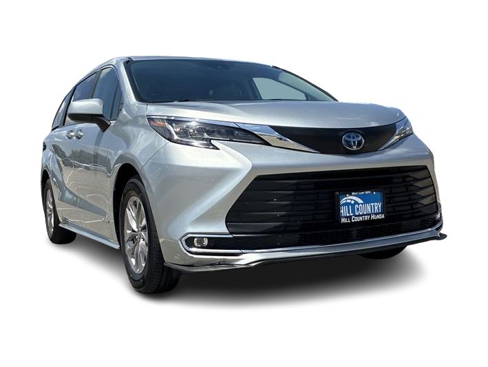 Thumbnail: 2021 Toyota Sienna - 24