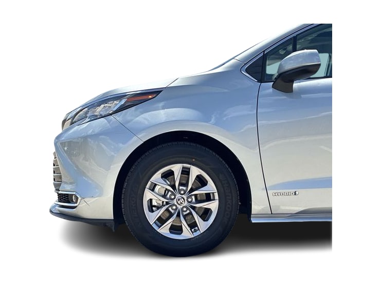 Thumbnail: 2021 Toyota Sienna - 27