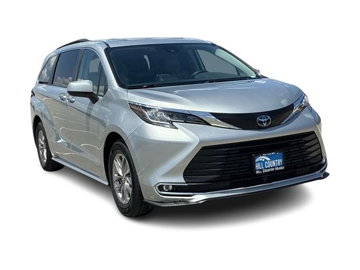 Thumbnail: 2021 Toyota Sienna - 23