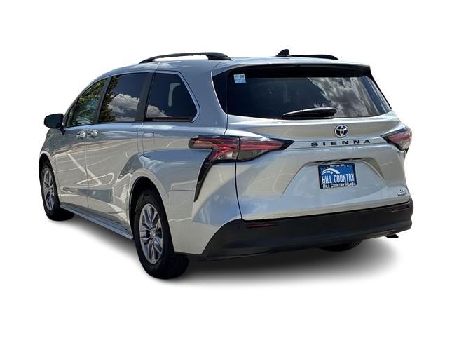 Thumbnail: 2021 Toyota Sienna - 4