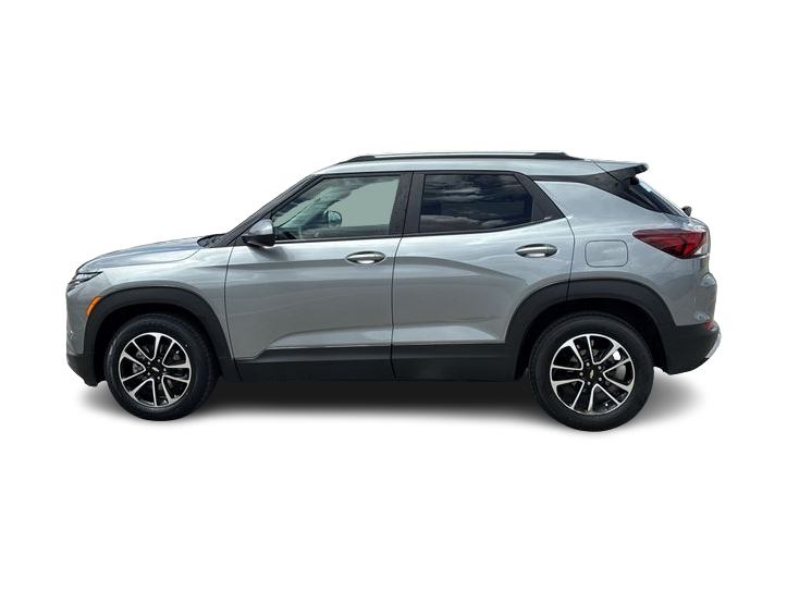Thumbnail: 2024 Chevrolet TrailBlazer - 3