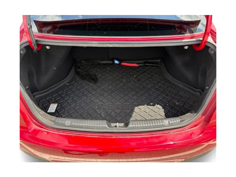 Thumbnail: 2015 Kia Forte - 14