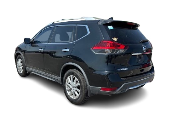 Thumbnail: 2017 Nissan Rogue - 4