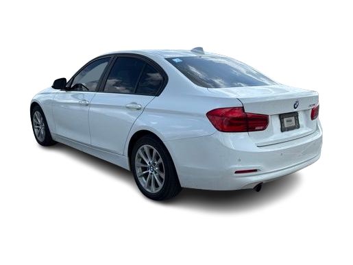 Thumbnail: 2016 BMW 3 Series - 4