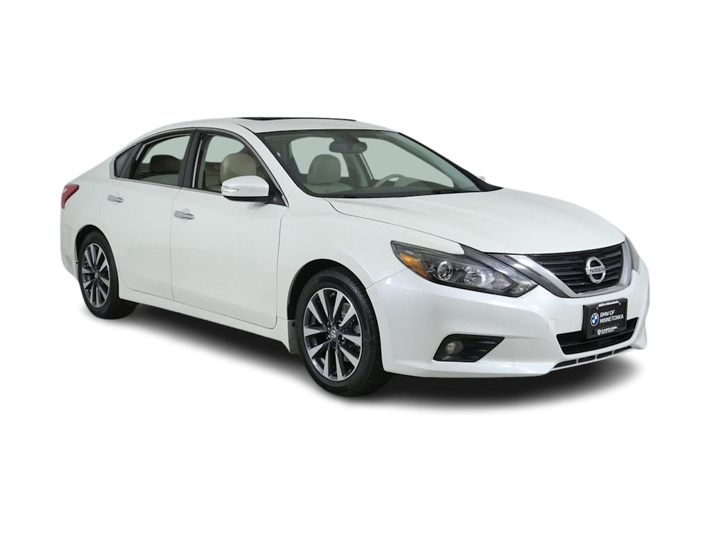 Thumbnail: 2016 Nissan Altima - 19