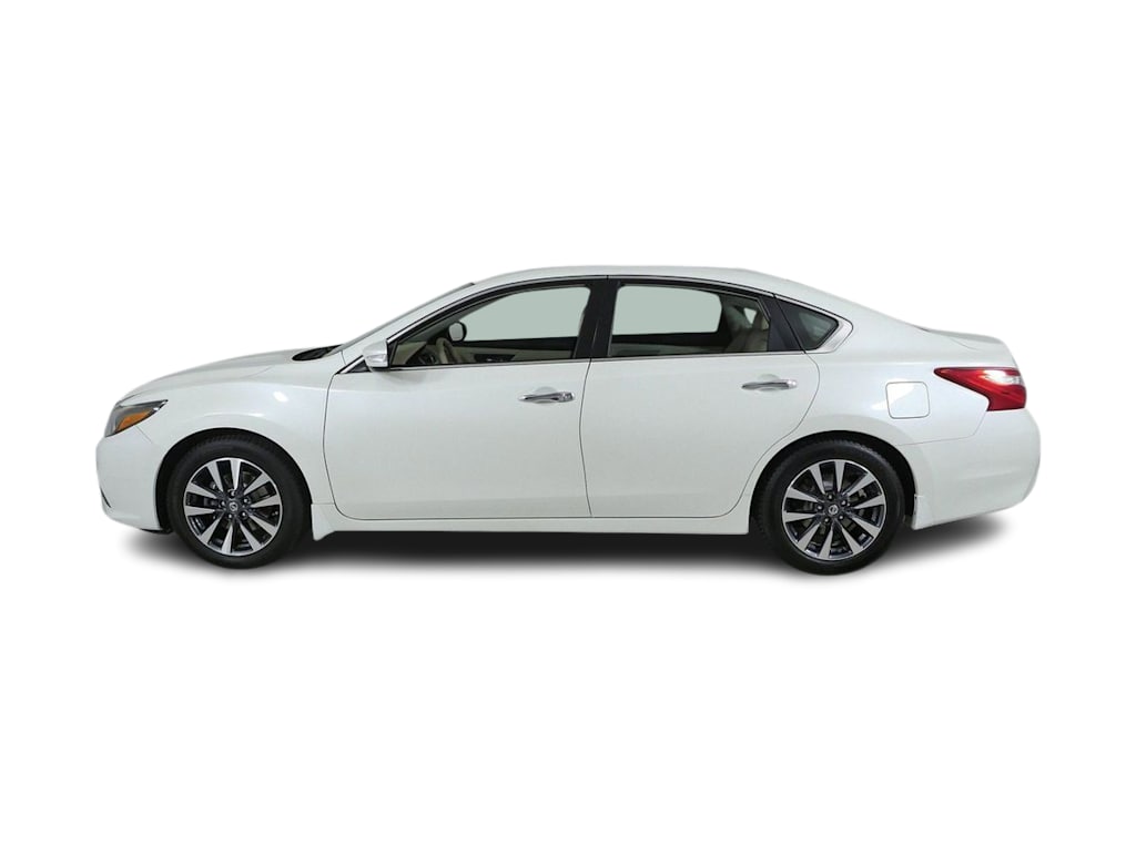 Thumbnail: 2016 Nissan Altima - 25