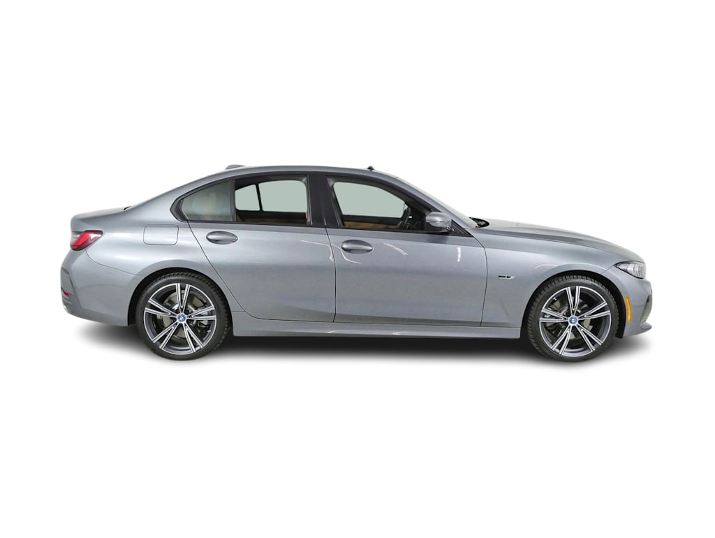 Thumbnail: 2023 BMW 3 Series - 21