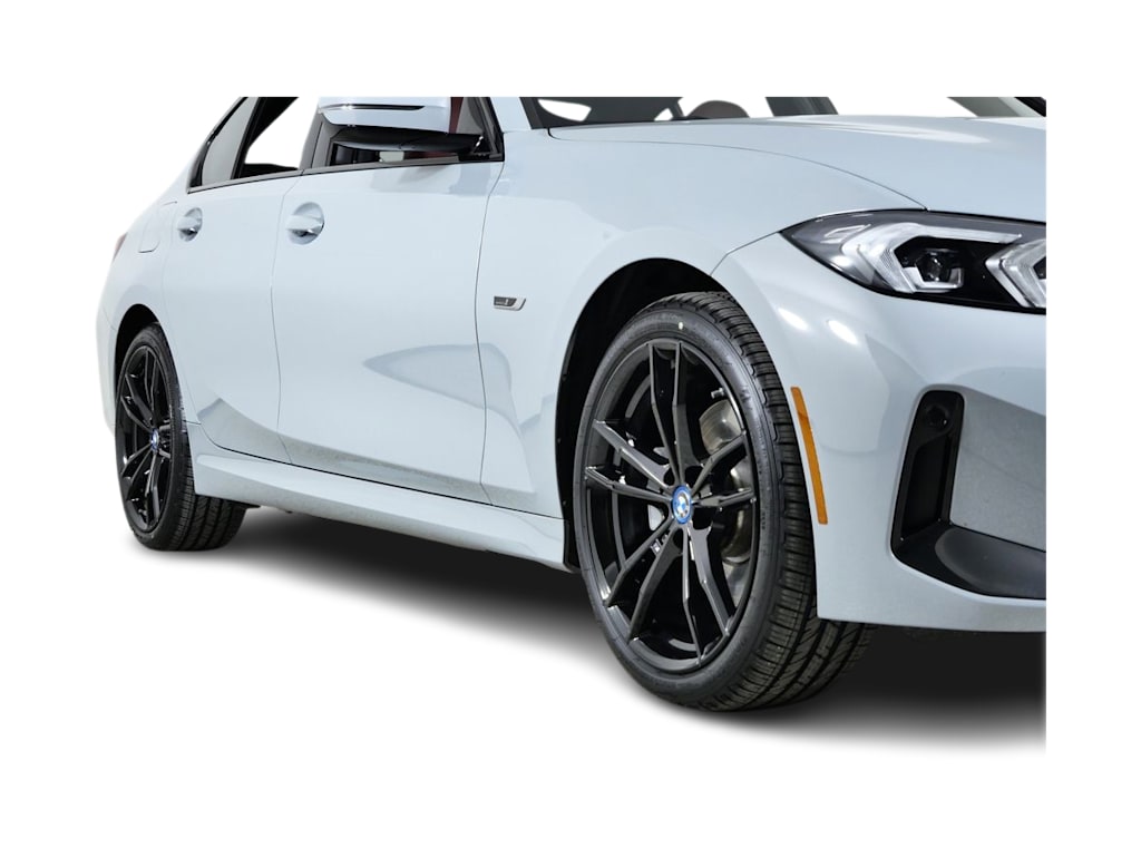 Thumbnail: 2023 BMW 3 Series - 19