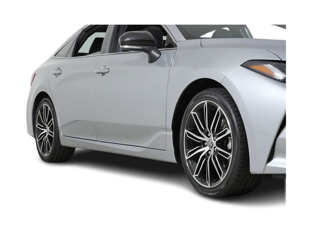Thumbnail: 2022 Toyota Avalon - 3