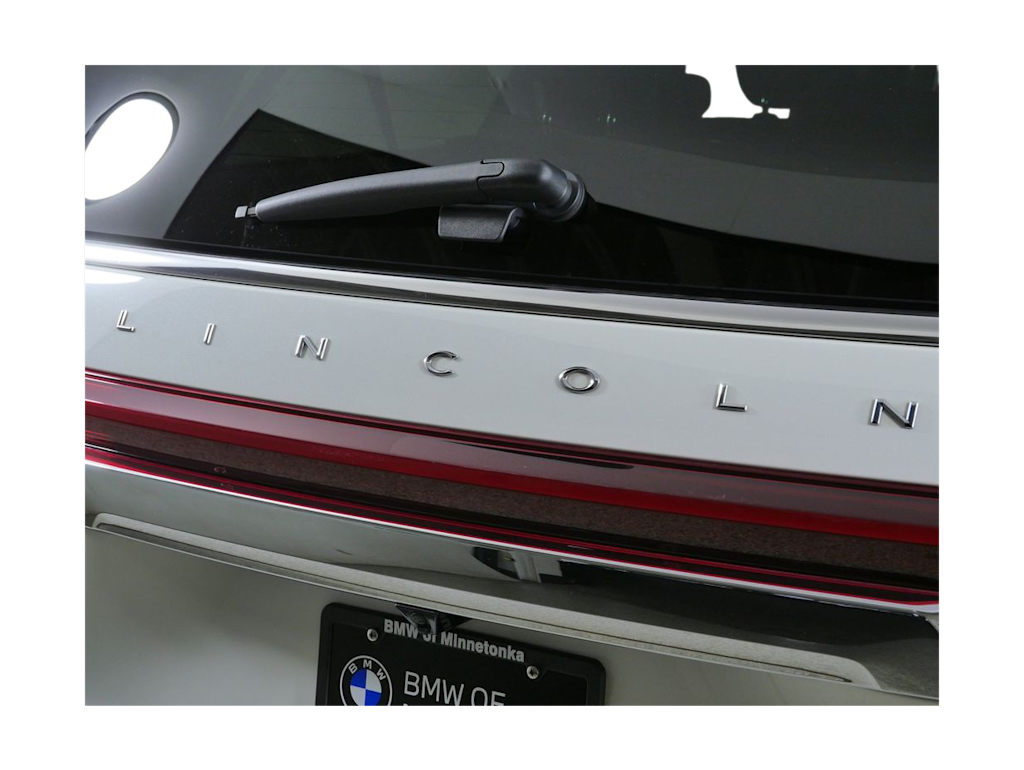 Thumbnail: 2022 Lincoln Navigator L - 21