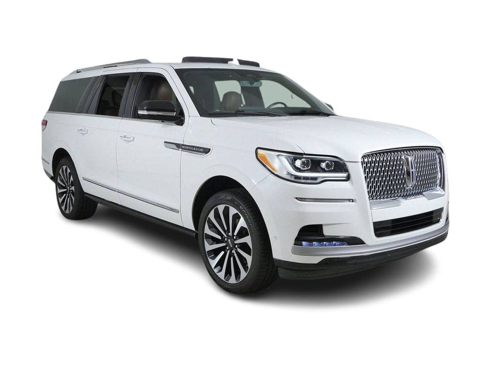 Thumbnail: 2022 Lincoln Navigator L - 18