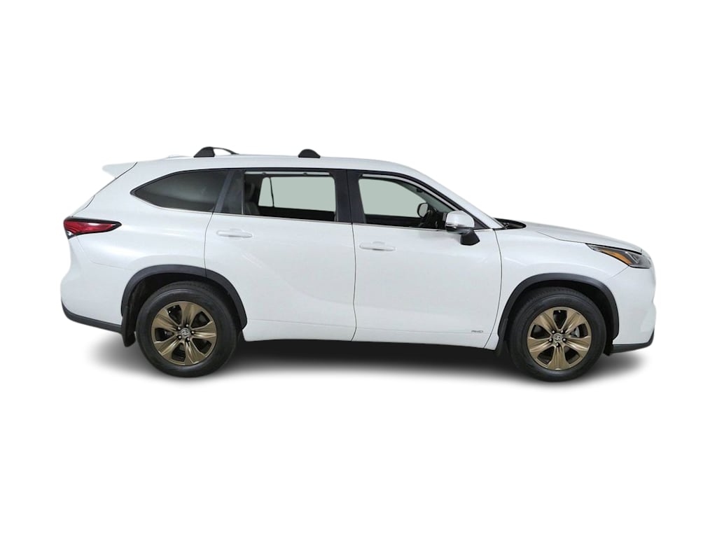 Thumbnail: 2023 Toyota Highlander - 19