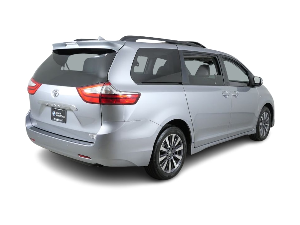 Thumbnail: 2018 Toyota Sienna - 21