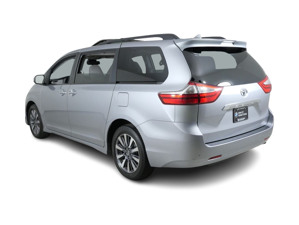 Thumbnail: 2018 Toyota Sienna - 25