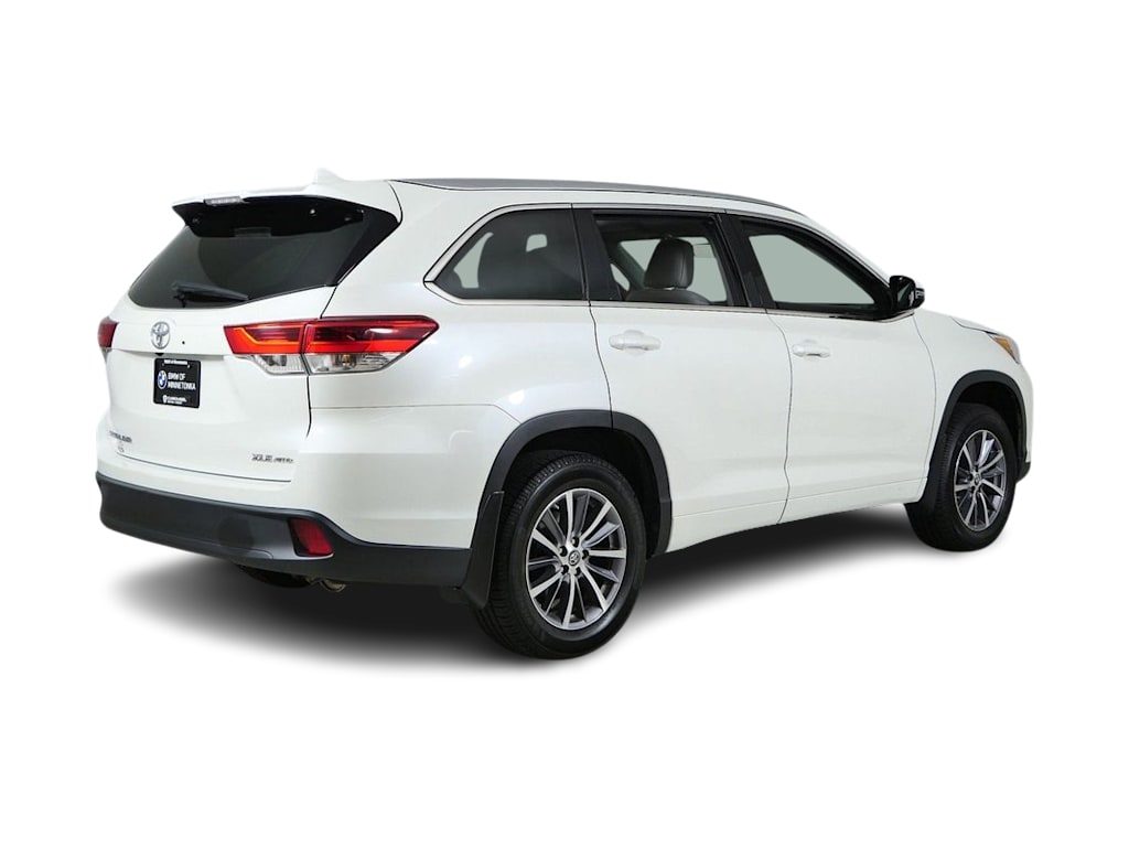 Thumbnail: 2018 Toyota Highlander - 20