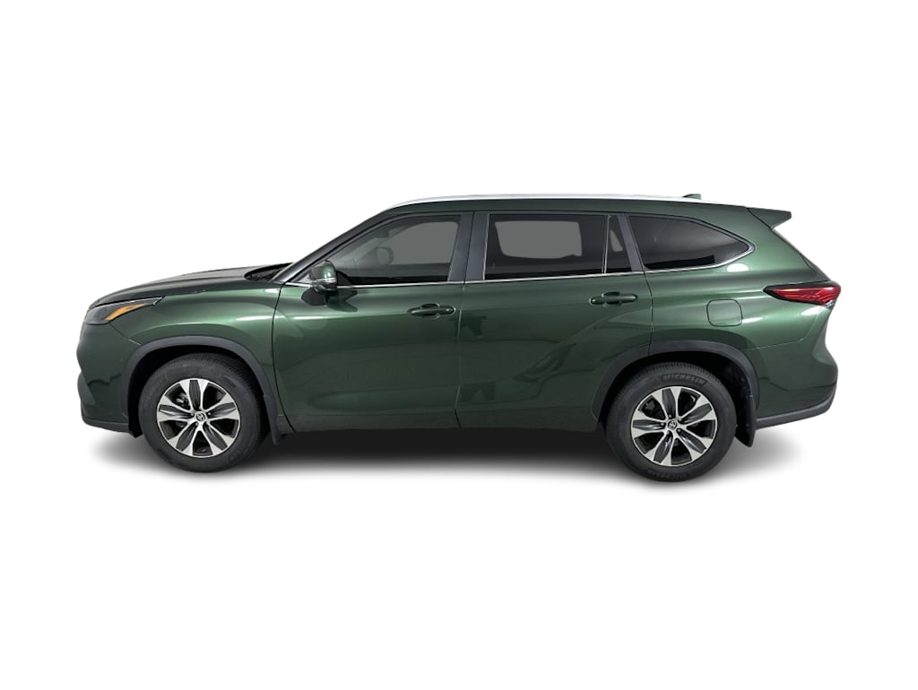 Thumbnail: 2023 Toyota Highlander - 11