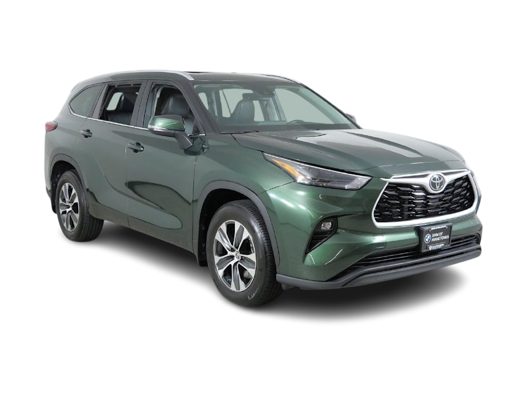 Thumbnail: 2023 Toyota Highlander - 18