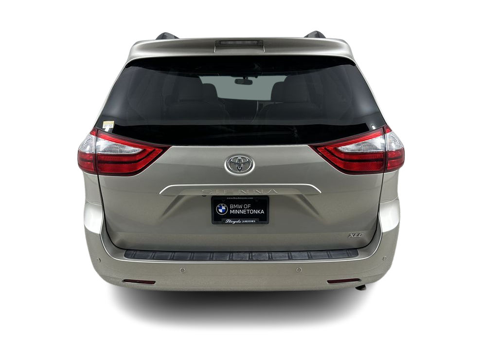 Thumbnail: 2015 Toyota Sienna - 4