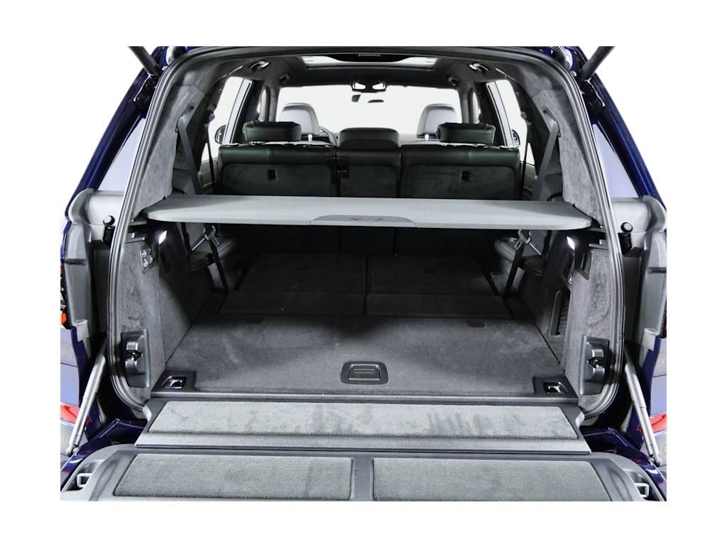 Thumbnail: 2026 BMW X7 - 15