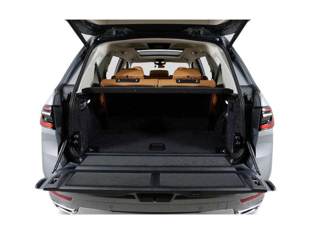 Thumbnail: 2025 BMW X7 - 14