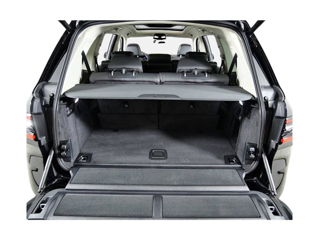 Thumbnail: 2026 BMW X7 - 15