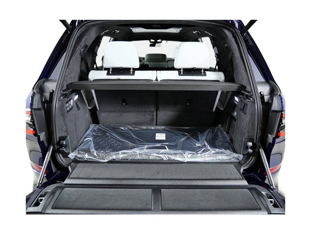Thumbnail: 2026 BMW X7 - 15