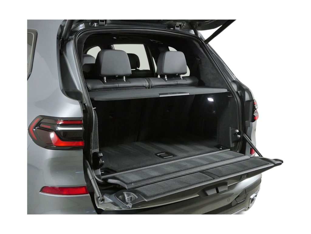 Thumbnail: 2023 BMW X7 - 37