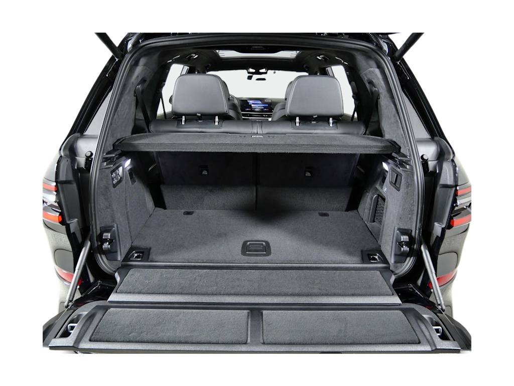 Thumbnail: 2026 BMW X7 - 14
