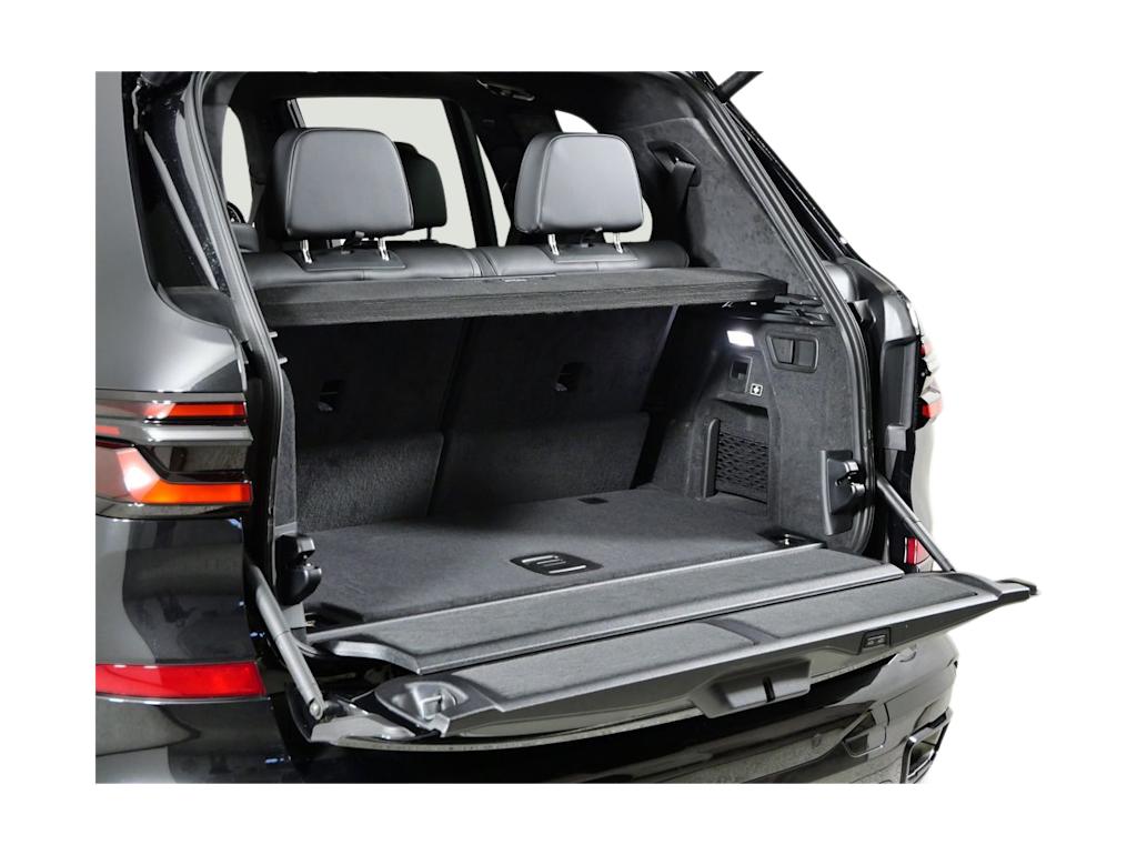 Thumbnail: 2026 BMW X7 - 31