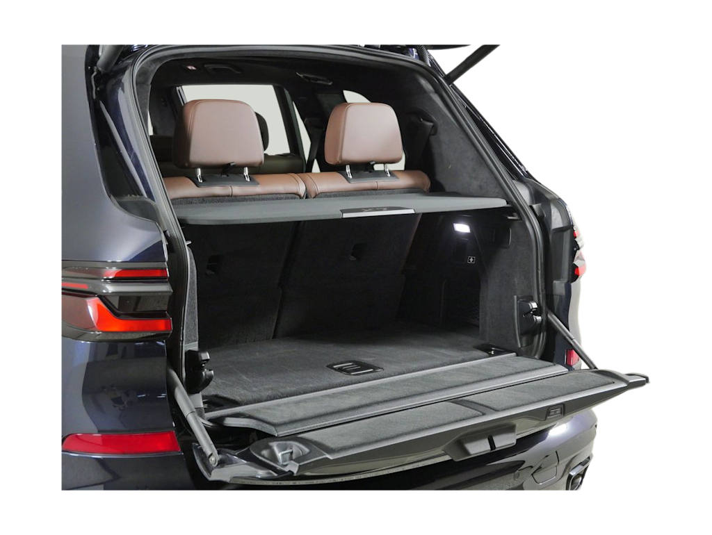 Thumbnail: 2026 BMW X7 - 35