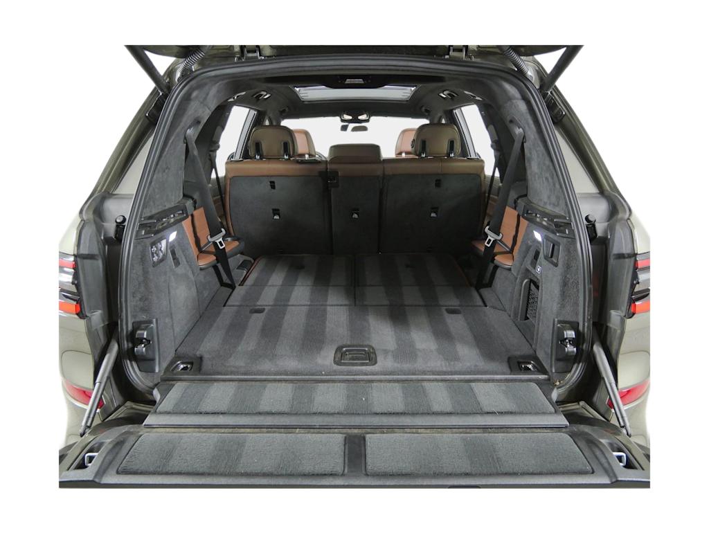 Thumbnail: 2026 BMW X7 - 52