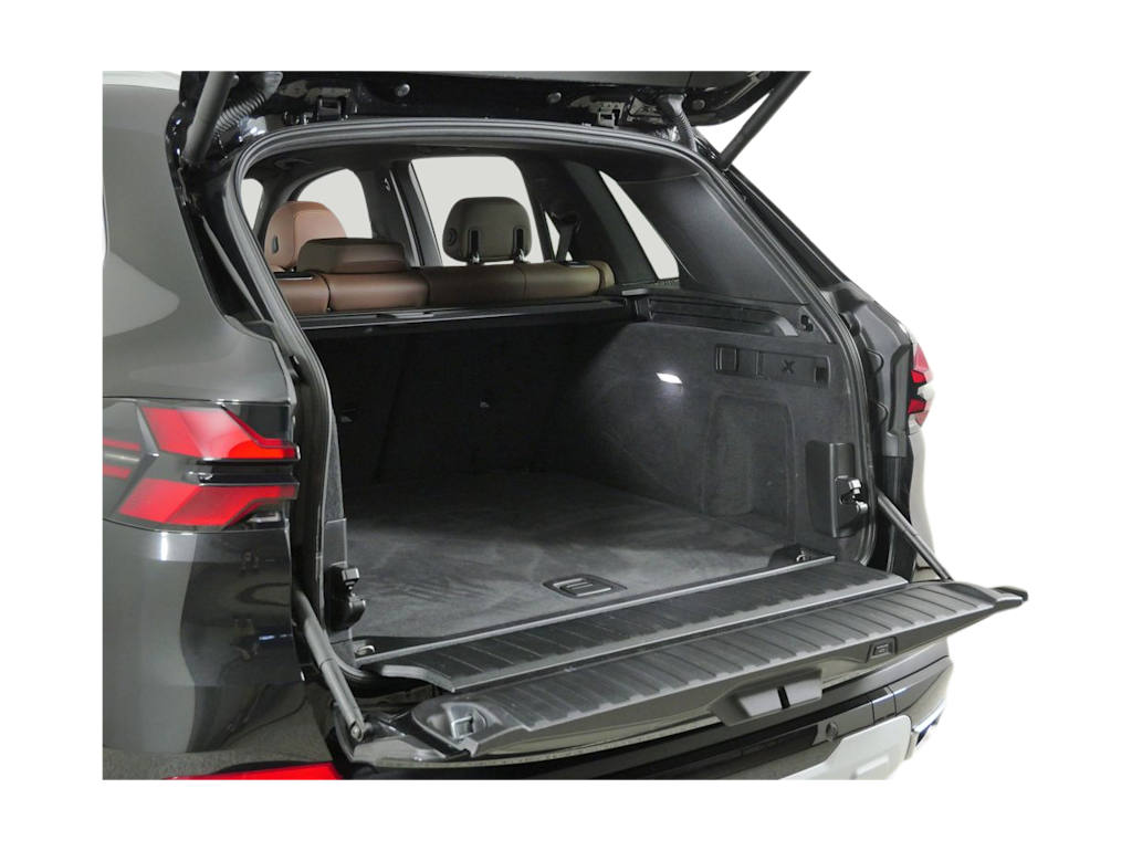 Thumbnail: 2026 BMW X5 - 15