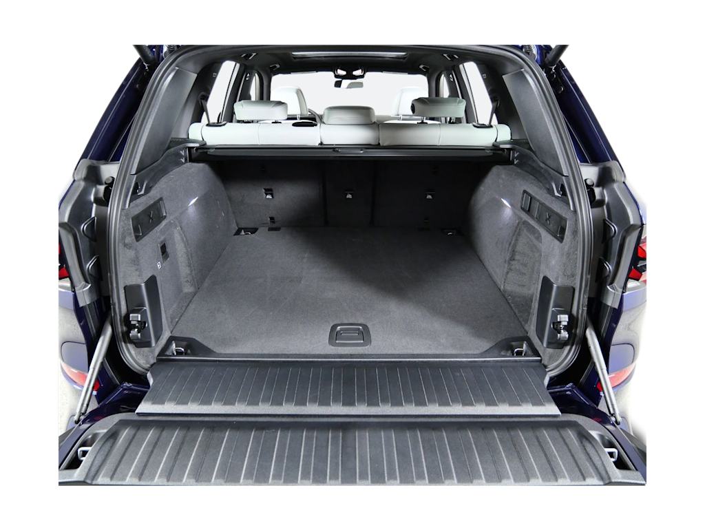 Thumbnail: 2026 BMW X5 - 32