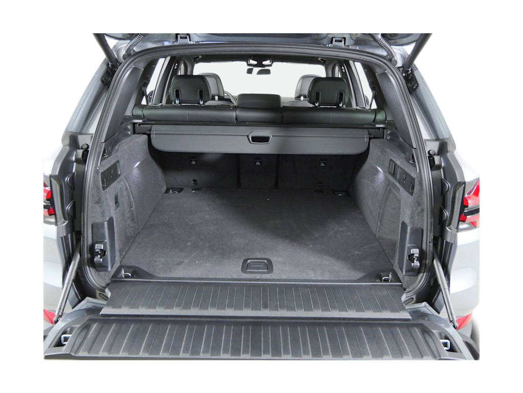 Thumbnail: 2026 BMW X5 - 15