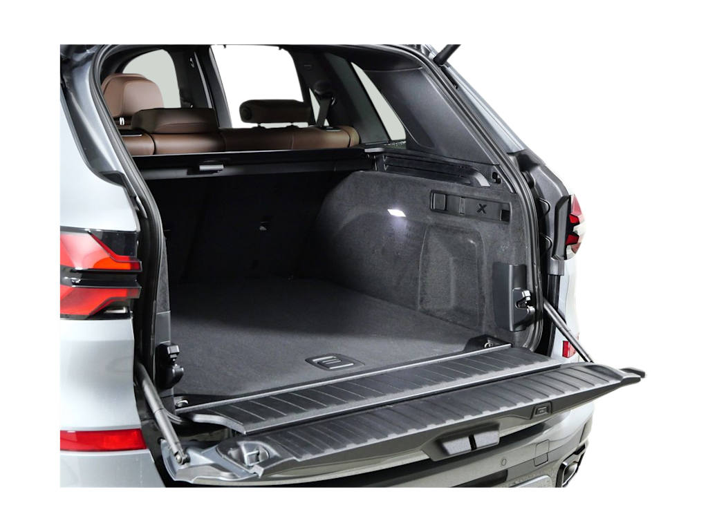 Thumbnail: 2026 BMW X5 - 15