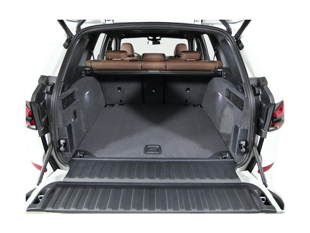 Thumbnail: 2026 BMW X5 - 15