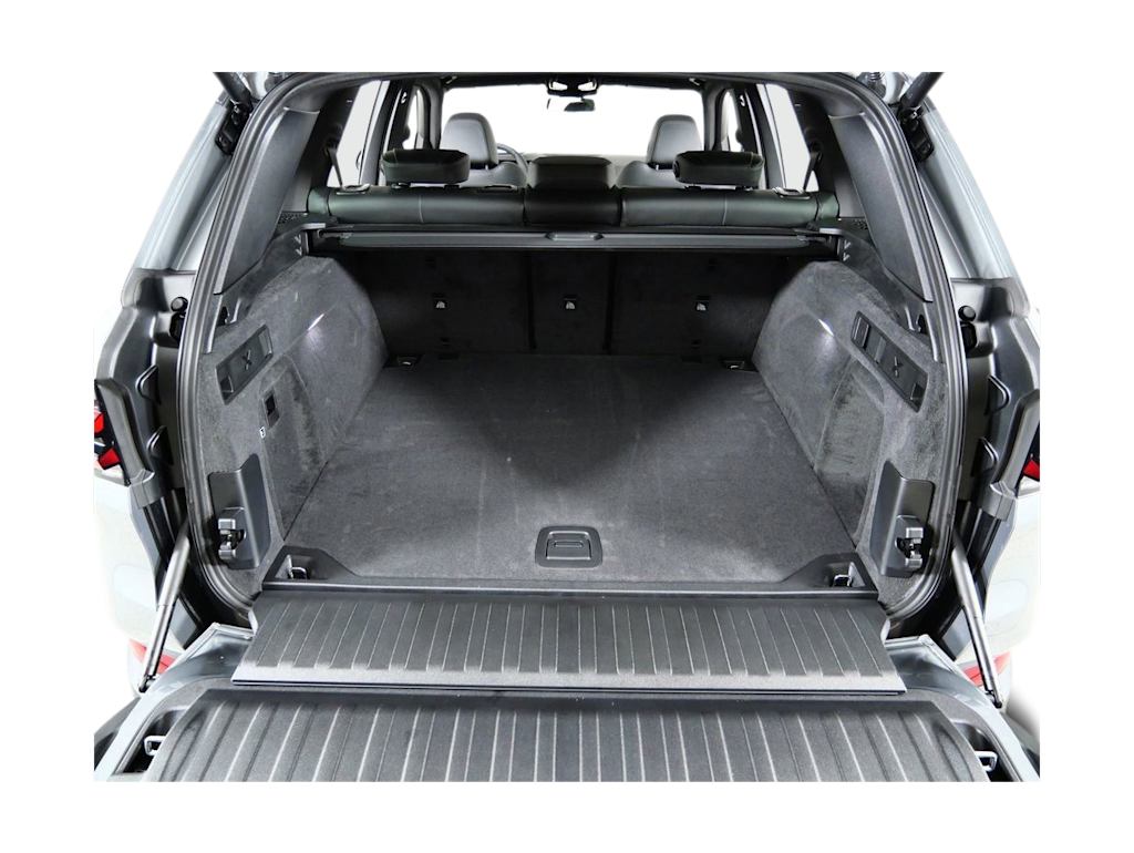 Thumbnail: 2026 BMW X5 - 15