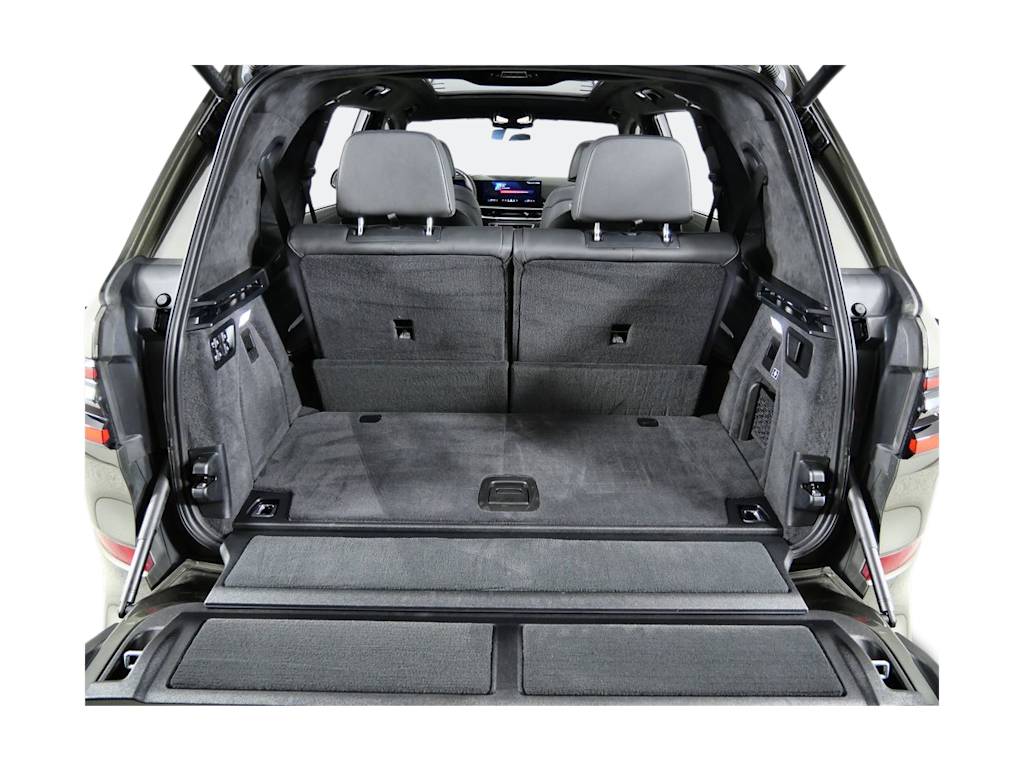 Thumbnail: 2024 BMW X7 - 15