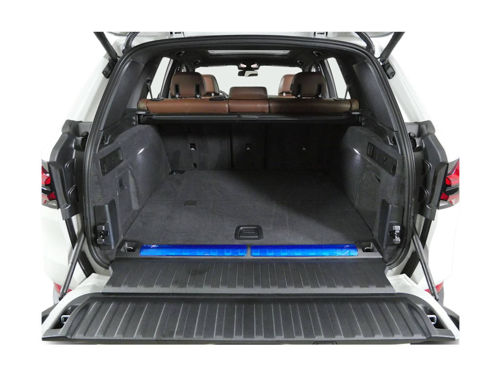 Thumbnail: 2026 BMW X5 - 15