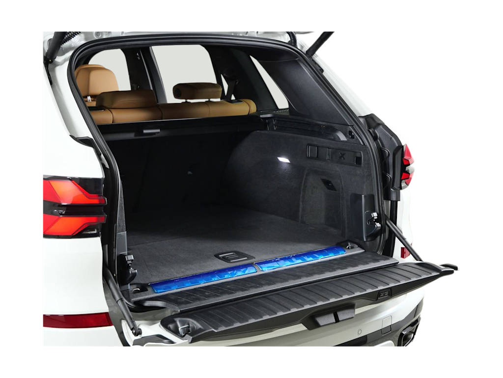 Thumbnail: 2026 BMW X5 - 15
