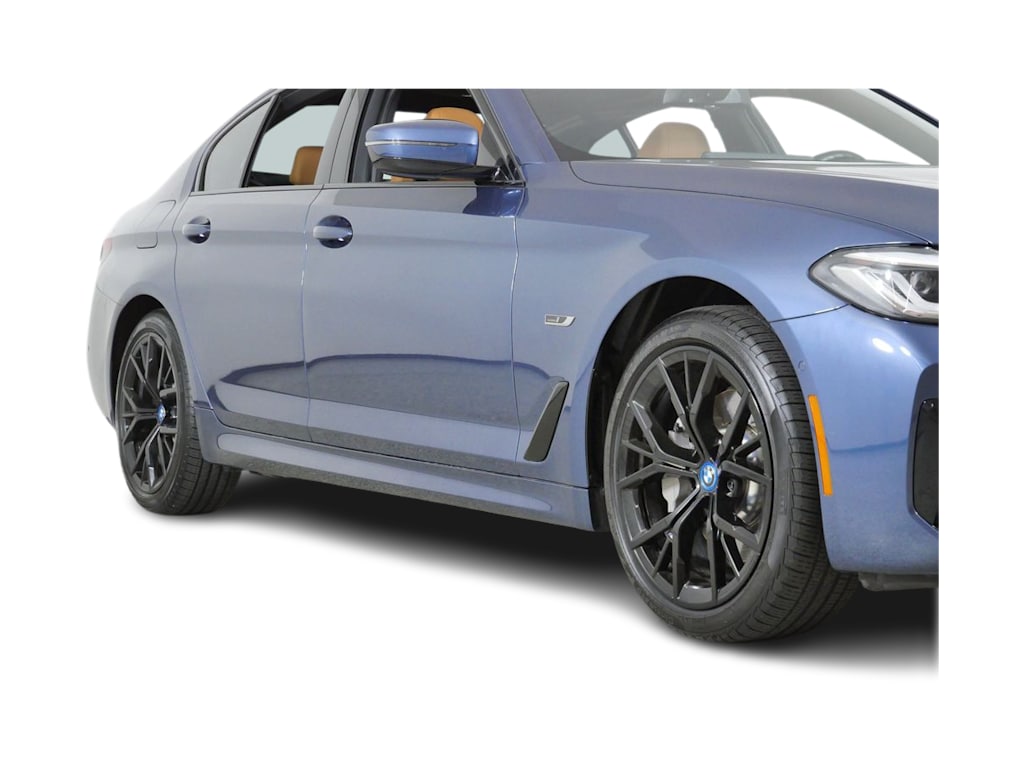 Thumbnail: 2023 BMW 5 Series - 18