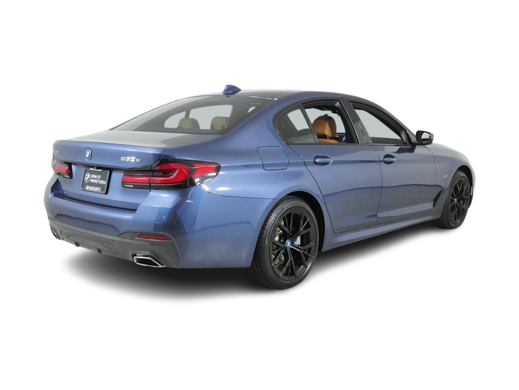 Thumbnail: 2023 BMW 5 Series - 21