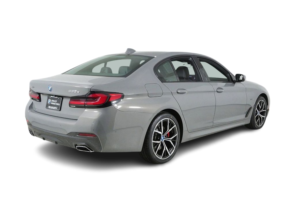 Thumbnail: 2022 BMW 5 Series - 21
