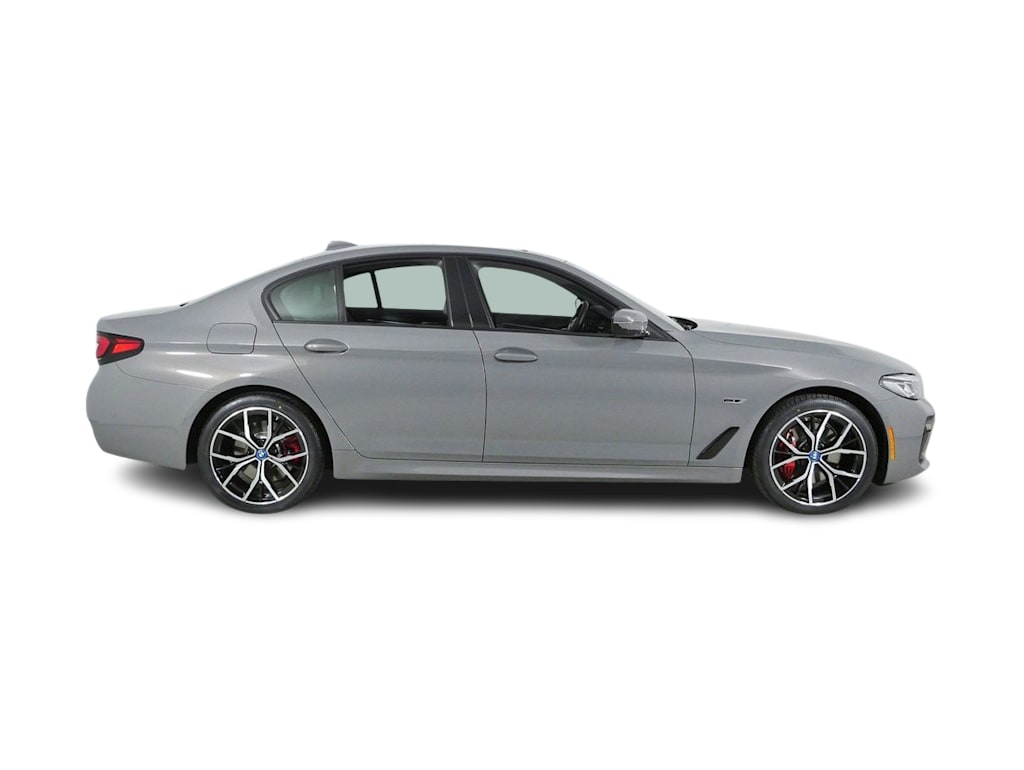 Thumbnail: 2022 BMW 5 Series - 20