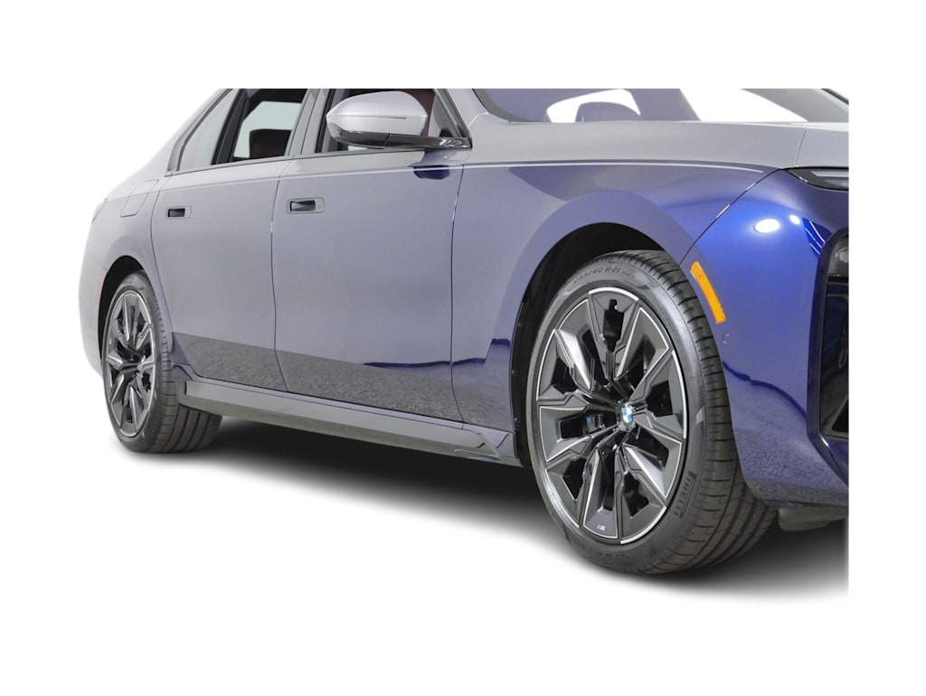 Thumbnail: 2023 BMW 7 Series - 18