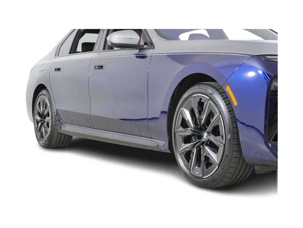 Thumbnail: 2023 BMW 7 Series - 18