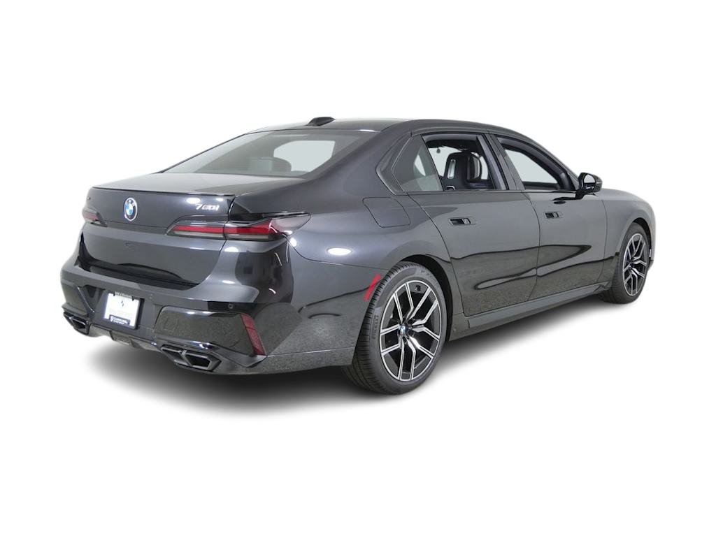 Thumbnail: 2025 BMW 7 Series - 19