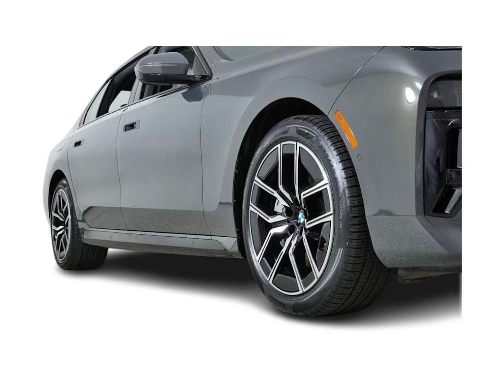 Thumbnail: 2024 BMW 7 Series - 18