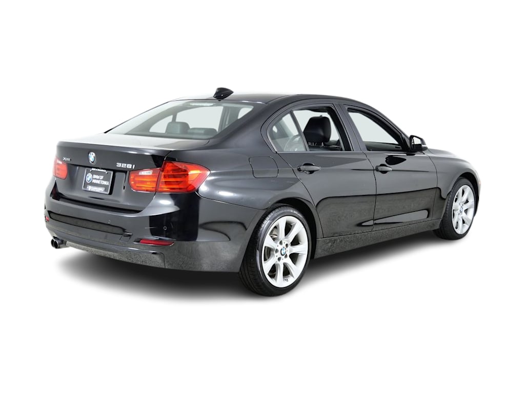Thumbnail: 2015 BMW 3 Series - 21