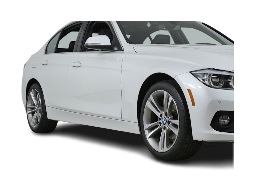 Thumbnail: 2017 BMW 3 Series - 18